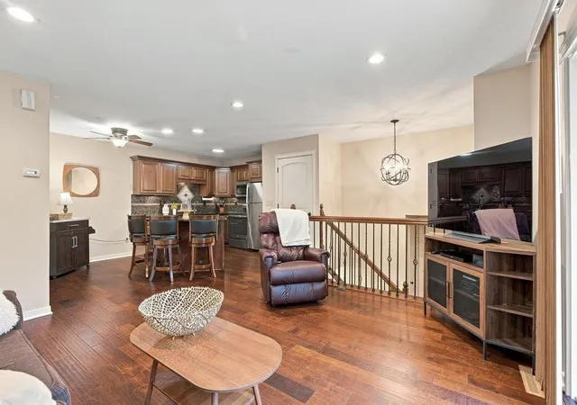 Photo 4 of Single family home for sale at 970 Pontiac Ln, Chanhassen, MN 55317 | MLS# 7125661 | Listing updated on 2026-10-06