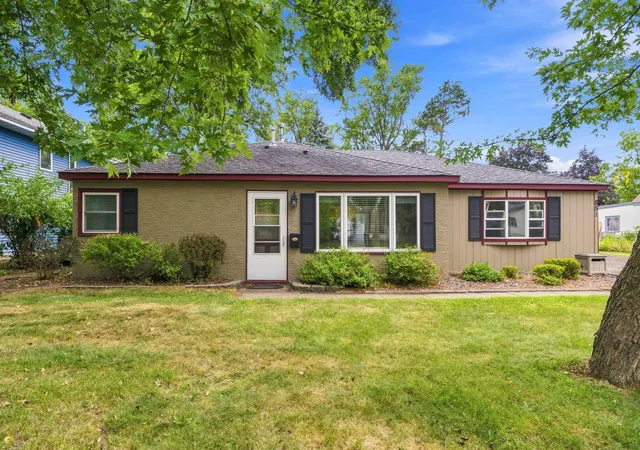 Photo 2 of Single family home for sale at 851 Brisbin St, Anoka, MN 55303 | MLS# 7125673 | Listing updated on 2026-08-26