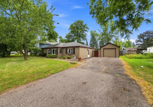 Photo 4 of Single family home for sale at 851 Brisbin St, Anoka, MN 55303 | MLS# 7125673 | Listing updated on 2026-08-26