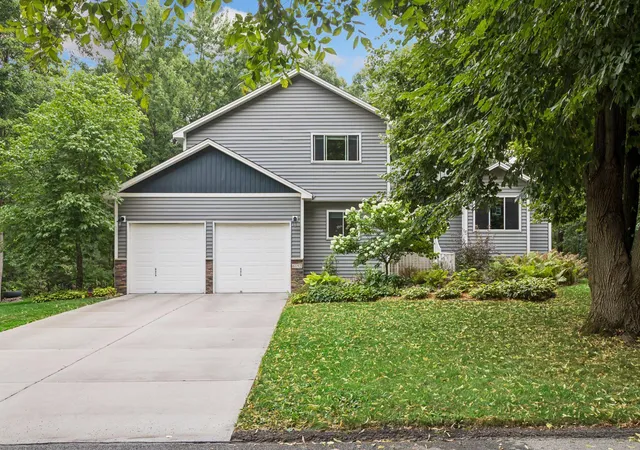 Photo 2 of Sale Pending at 6152 Laurene Ave, Circle Pines, MN 55014 | MLS# 7125681 | Listing updated on 2026-09-01