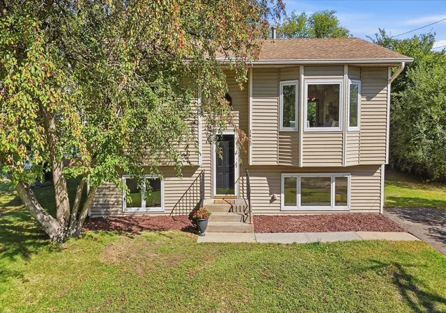 Photo 1 of Sale Pending at 1420 Sylvan St, Saint Paul, MN 55117 | MLS# 7125682 | Listing updated on 2026-10-12