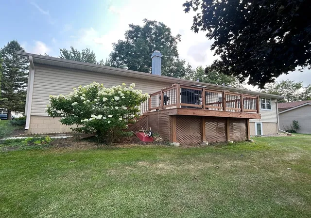 Photo 4 of Single family home for sale at 962 Miles Dr, Worthington, MN 56187 | MLS# 7125691 | Listing updated on 2026-08-31