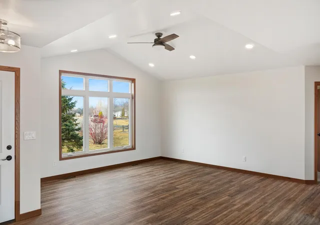 Photo 2 of Single family home for sale at 220 Lylac Cir, Forman, ND 58032 | MLS# 7125714 | Listing updated on 2026-08-12