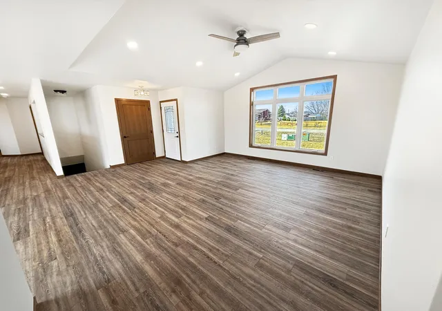 Photo 3 of Single family home for sale at 220 Lylac Cir, Forman, ND 58032 | MLS# 7125714 | Listing updated on 2026-08-12