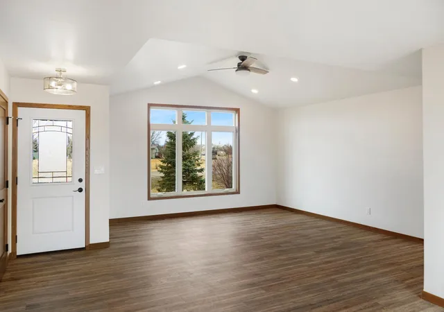 Photo 4 of Single family home for sale at 220 Lylac Cir, Forman, ND 58032 | MLS# 7125714 | Listing updated on 2026-08-12