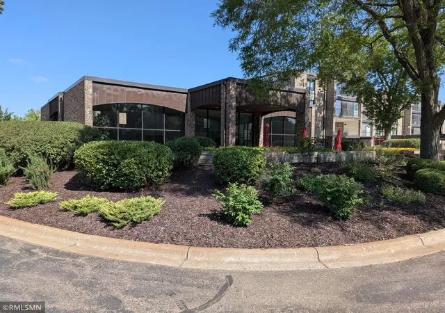 2nd image of 1077 Sibley Memorial Hwy #506, Lilydale, MN 55118 | MLS# 7125727