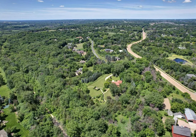 Photo 4 of Sale Pending at 185 Pioneer Trl, Chanhassen, MN 55317 | MLS# 7125738 | Listing updated on 2026-08-14