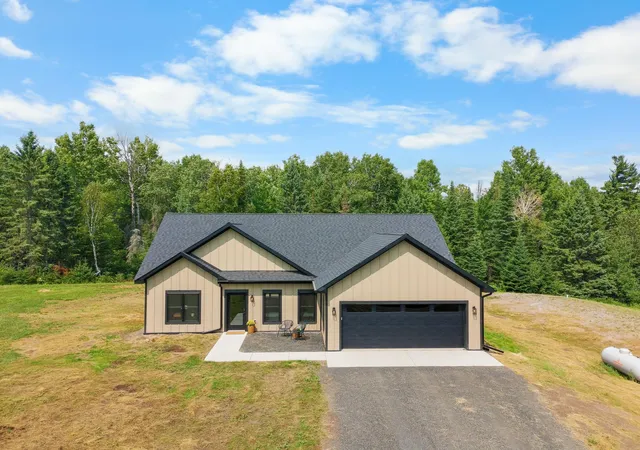 Photo 1 of Single family home for sale at 1241 Airport Rd, Two Harbors, MN 55616 | MLS# 7125760 | Listing updated on 2026-10-08
