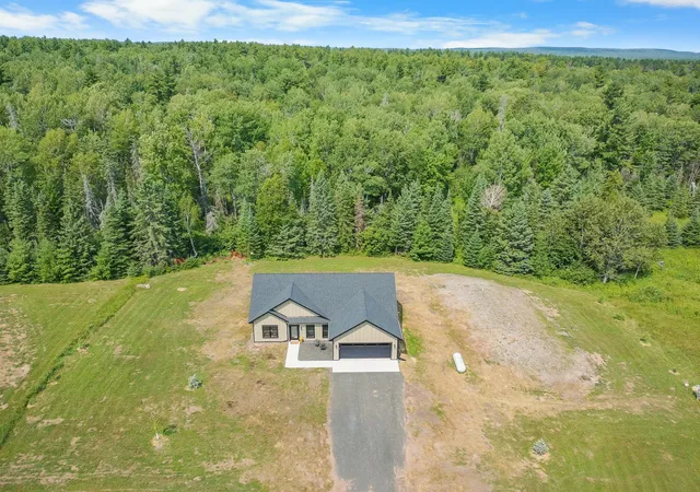Photo 2 of Single family home for sale at 1241 Airport Rd, Two Harbors, MN 55616 | MLS# 7125760 | Listing updated on 2026-10-08