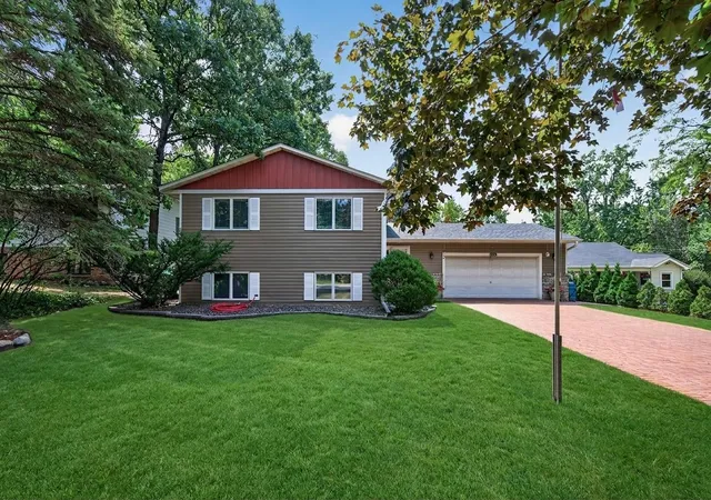 Photo 2 of Single family home for sale at 2048 17th Avenue E, Saint Paul, MN 55109 | MLS# 7125774 | Listing updated on 2026-08-20