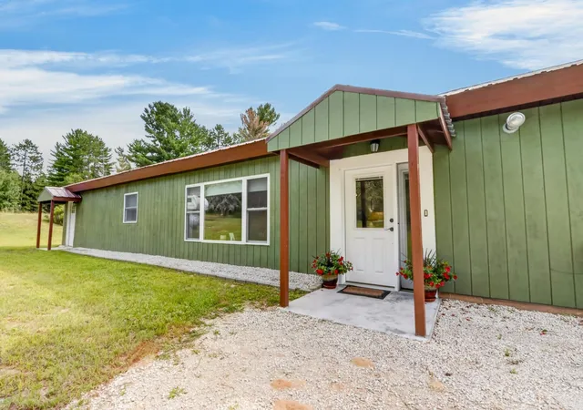 Photo 1 of Single family home for sale at 32900 Wabana Rd, Grand Rapids, MN 55744 | MLS# 7125777 | Listing updated on 2026-09-05