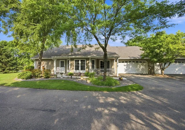 Photo 1 of Single family home for sale at 14702 Oak Run Ln, Burnsville, MN 55306 | MLS# 7125786 | Listing updated on 2026-09-14