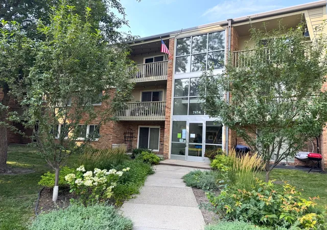 2nd image of 7414 W 22nd St #306, Minneapolis, MN 55426 | MLS# 7125800