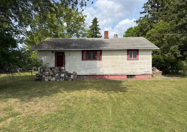 3rd image of 1222 Main Ave, International Falls, MN 56649 | MLS# 7125809