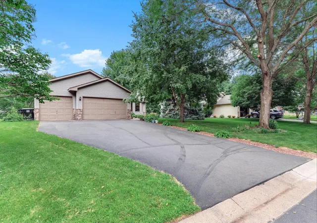 3rd image of 7172 Snow Owl Ln, Circle Pines, MN 55014 | MLS# 7125811