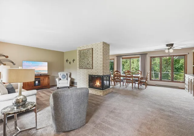3rd image of 813 Everett Dr, Stillwater, MN 55082 | MLS# 7125816