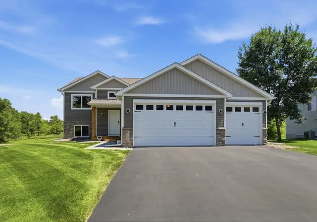Photo 4 of Single family home for sale at 1500 5th Avenue, Howard Lake, MN 55349 | MLS# 7125824 | Listing updated on 2026-09-17