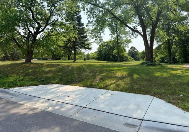 2nd image of 512 E Main Ave, Frazee, MN 56544 | MLS# 7125828