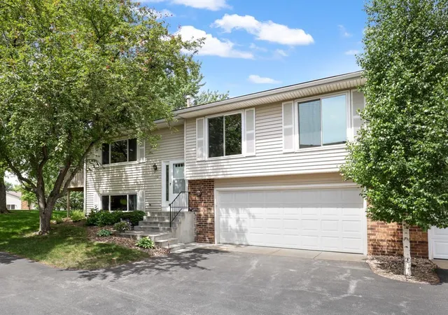 Photo 2 of Single family home for sale at 1501 W 140th Street, Burnsville, MN 55337 | MLS# 7125832 | Listing updated on 2026-08-12