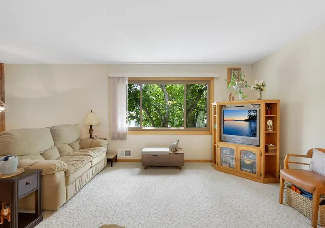 Photo 5 of Single family home for sale at 1501 W 140th Street, Burnsville, MN 55337 | MLS# 7125832 | Listing updated on 2026-08-12