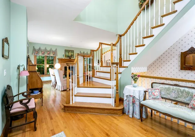Photo 3 of Single family home for sale at 9570 Norway Hills Trl, Lakeville, MN 55044 | MLS# 7125834 | Listing updated on 2026-08-12