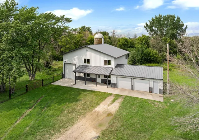 1st image of 57414 205th St, Austin, MN 55912 | MLS# 7125837