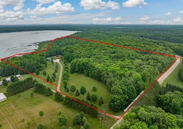 Photo 4 of Single family home for sale at 46726 County Rd 133, Deer River, MN 56636 | MLS# 7125839 | Listing updated on 2026-10-05
