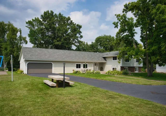 2nd image of 8275 College Trl, Inver Grove Heights, MN 55076 | MLS# 7125872