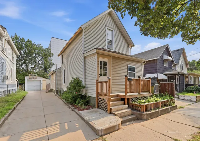 Photo 3 of Sale Pending at 908 19th Avenue Ne, Minneapolis, MN 55418 | MLS# 7125878 | Listing updated on 2026-10-05
