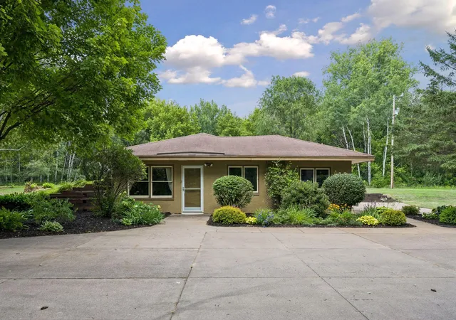 Photo 3 of Single family home for sale at 16425 Petersburg St Ne, Andover, MN 55304 | MLS# 7125880 | Listing updated on 2026-10-03