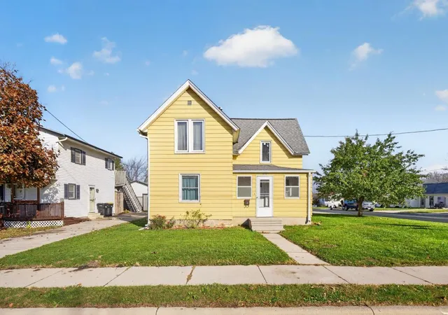 Photo 1 of Single family home for sale at 121 6th Street Ne, Stewartville, MN 55976 | MLS# 7125891 | Listing updated on 2026-10-29