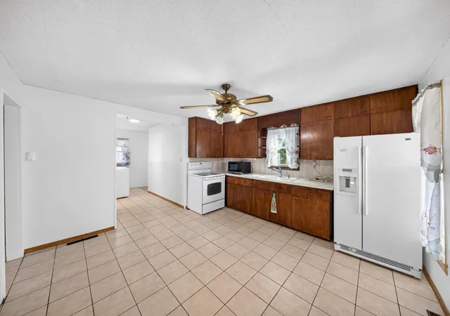 Photo 3 of Single family home for sale at 121 6th Street NE, Stewartville, MN 55976 | MLS# 7125891 | Listing updated on 2026-10-29