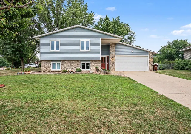 1st image of 8334 77th Street Ct S, Cottage Grove, MN 55016 | MLS# 7125898