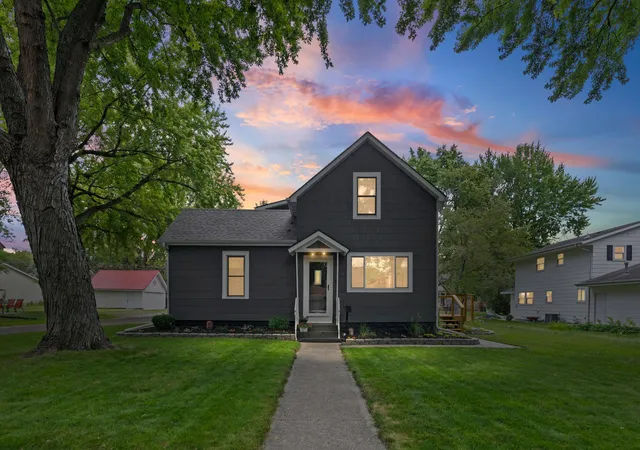 1st image of 1416 Ford Ave N, Glencoe, MN 55336 | MLS# 7125909