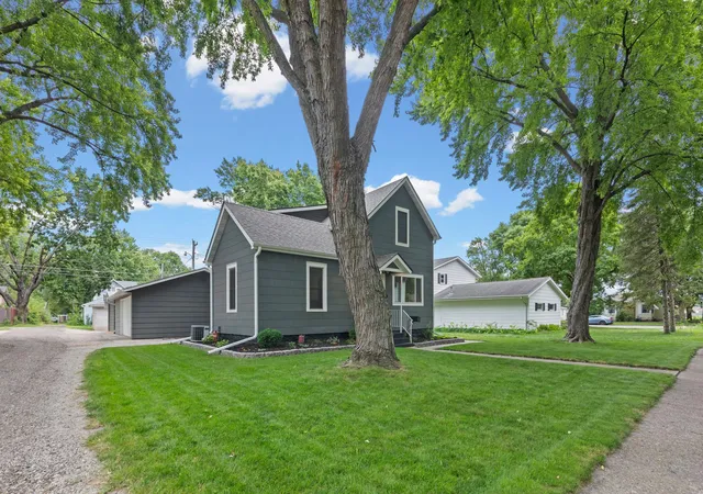 3rd image of 1416 Ford Ave N, Glencoe, MN 55336 | MLS# 7125909