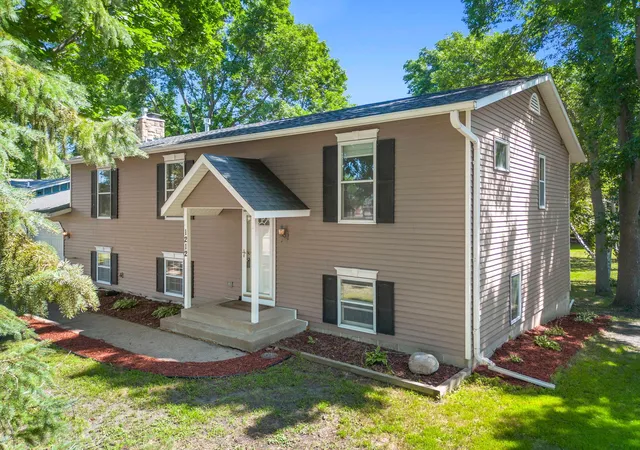 2nd image of 1212 3rd Ave Ne, Buffalo, MN 55313 | MLS# 7125927