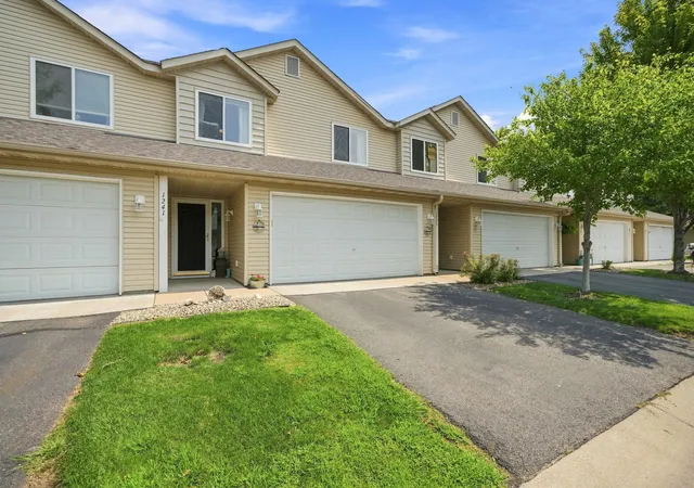 1st image of 1241 Willow Trl, Farmington, MN 55024 | MLS# 7125931