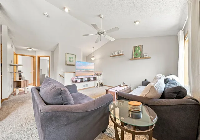2nd image of 1241 Willow Trl, Farmington, MN 55024 | MLS# 7125931