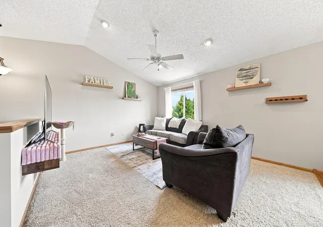 3rd image of 1241 Willow Trl, Farmington, MN 55024 | MLS# 7125931