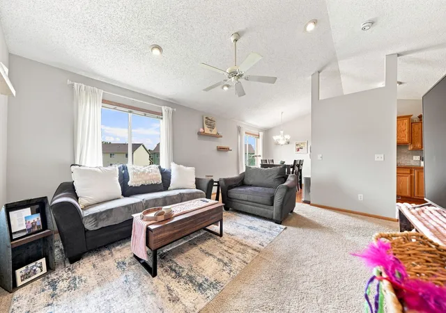 4th image of 1241 Willow Trl, Farmington, MN 55024 | MLS# 7125931
