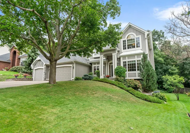 Photo 1 of Single family home for sale at 39 Marcin Hl, Burnsville, MN 55337 | MLS# 7125932 | Listing updated on 2026-09-04