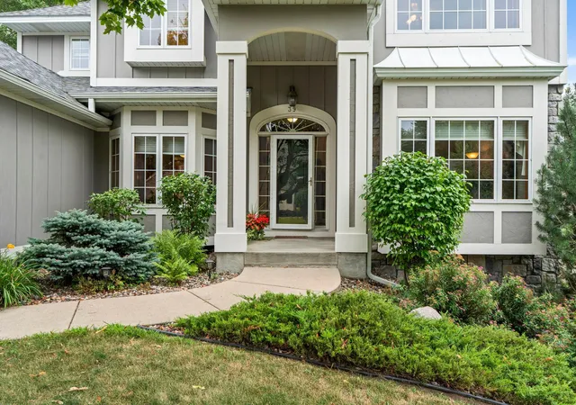 Photo 3 of Single family home for sale at 39 Marcin Hl, Burnsville, MN 55337 | MLS# 7125932 | Listing updated on 2026-10-01