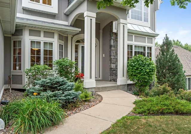 Photo 3 of Single family home for sale at 39 Marcin Hl, Burnsville, MN 55337 | MLS# 7125932 | Listing updated on 2026-10-19