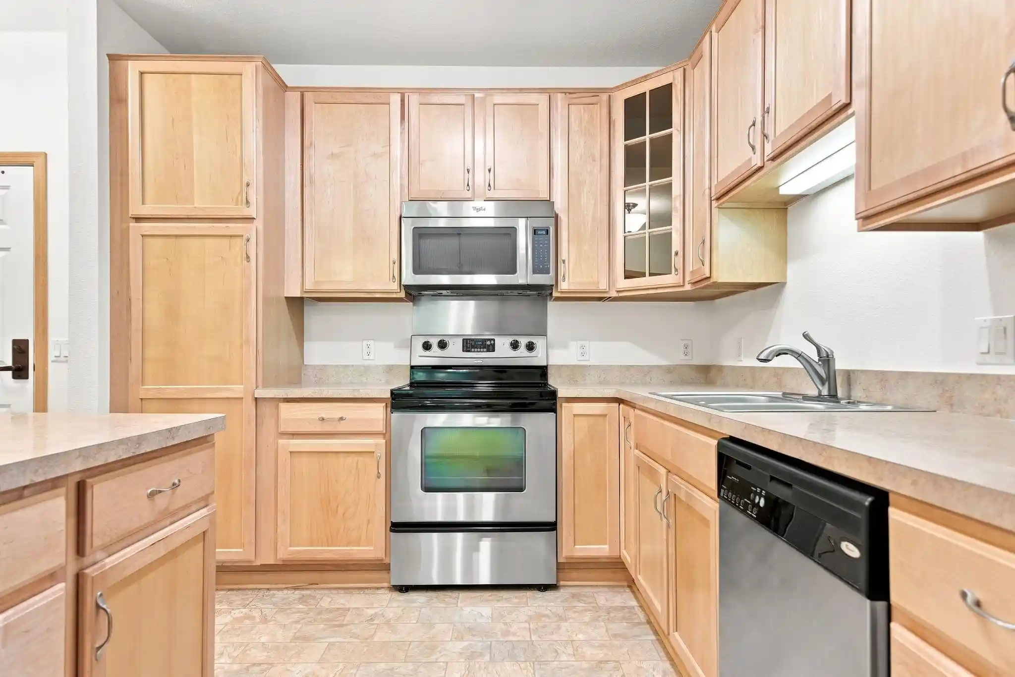 Photo 2 of Condo for sale at 7100 Metro Blvd #213, Edina, MN 55439 | MLS# 7125938 | Listing updated on 2026-10-15