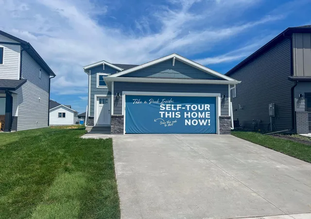 Photo 1 of Single family home for sale at 6782 Meadow View Dr S, Fargo, ND 58104 | MLS# 7125941 | Listing updated on 2026-08-28