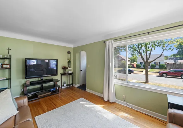 Photo 3 of Single family home for sale at 444 6th Avenue S, South Saint Paul, MN 55075 | MLS# 7125952 | Listing updated on 2026-10-06