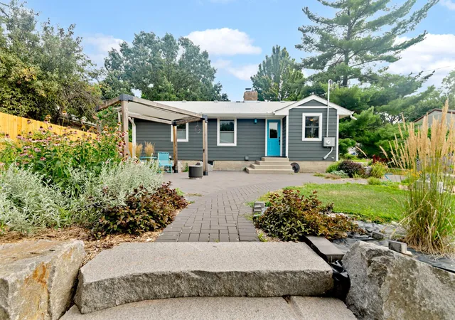 Photo 2 of Single family home for sale at 545 Frontenac Pl, Saint Paul, MN 55104 | MLS# 7125960 | Listing updated on 2026-09-20
