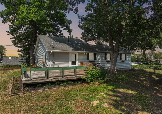 1st image of 819 17th St Se, Forest Lake, MN 55025 | MLS# 7125963