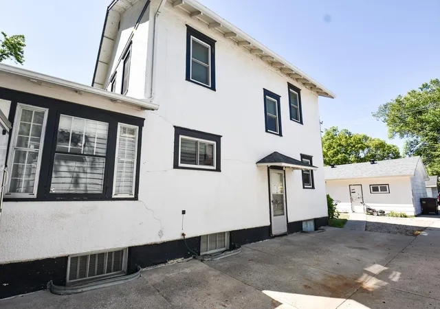2nd image of 1142 11th St N, Fargo, ND 58102 | MLS# 7125991