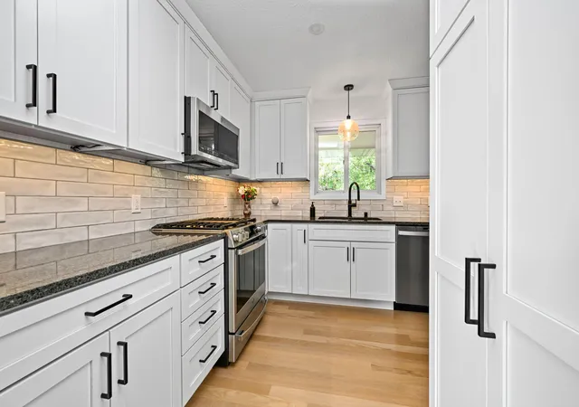 Photo 4 of Sale Pending at 5736 Turtle Lake Rd, Saint Paul, MN 55126 | MLS# 7125996 | Listing updated on 2026-08-19